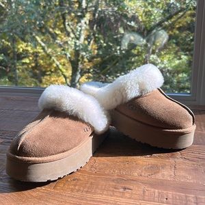 Womens UGG slippers.